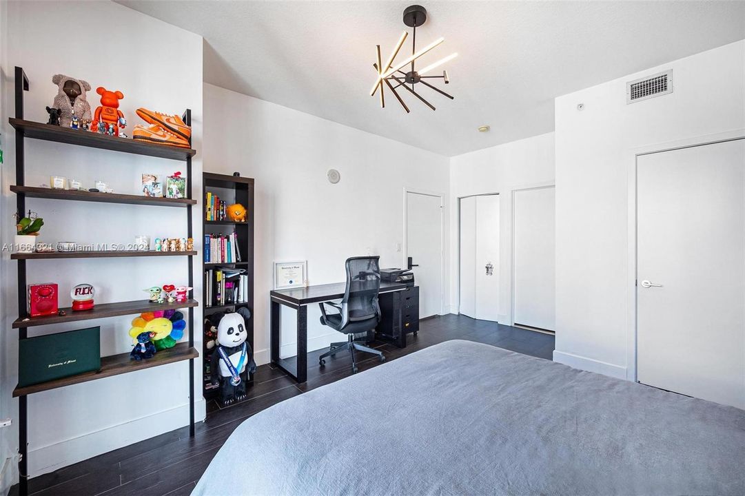 For Sale: $669,900 (2 beds, 2 baths, 1012 Square Feet)