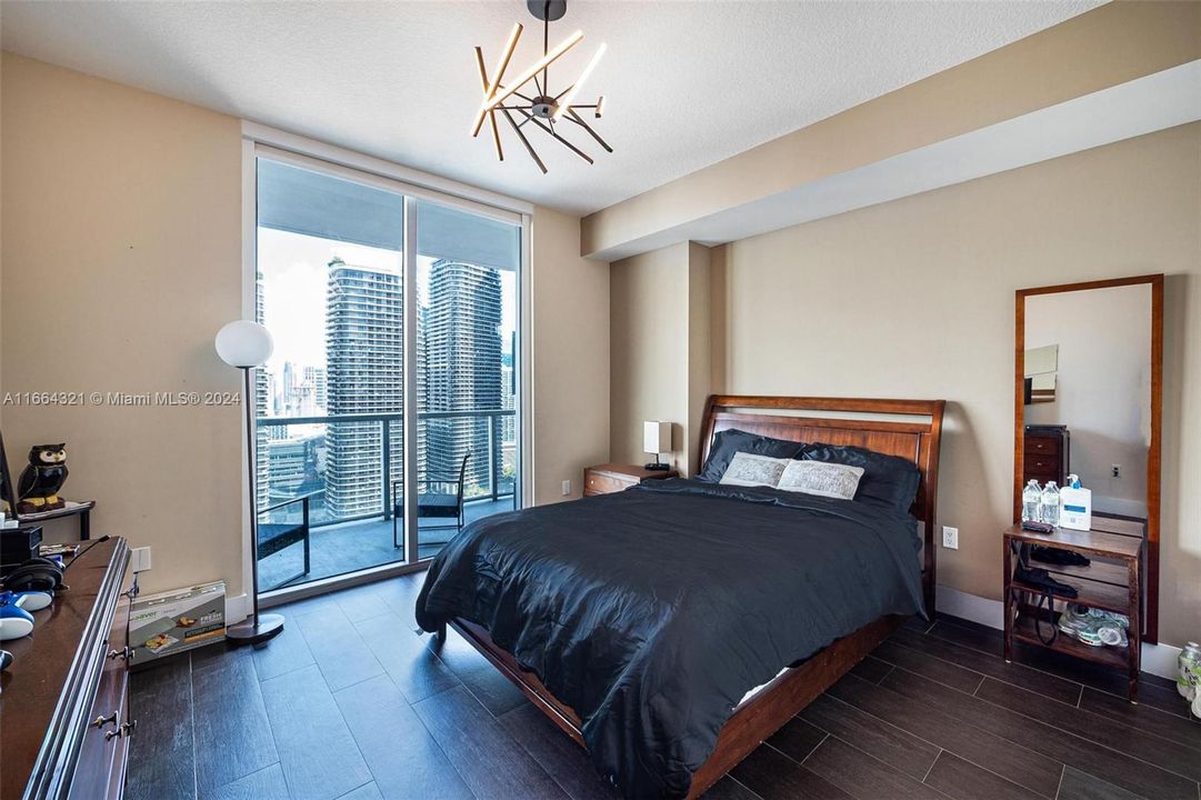 For Sale: $669,900 (2 beds, 2 baths, 1012 Square Feet)