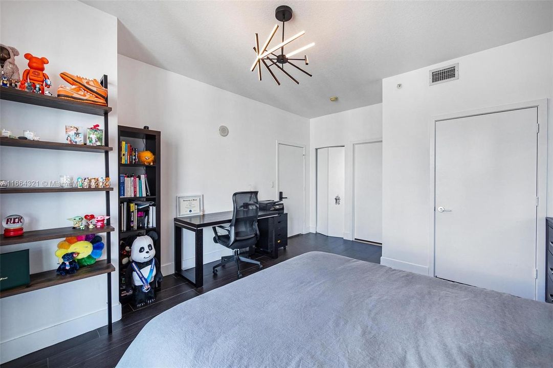 For Sale: $669,900 (2 beds, 2 baths, 1012 Square Feet)