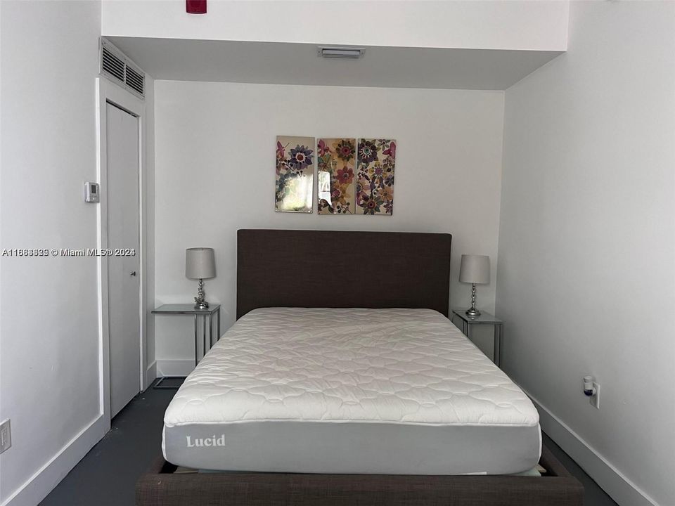 For Rent: $3,200 (2 beds, 2 baths, 643 Square Feet)