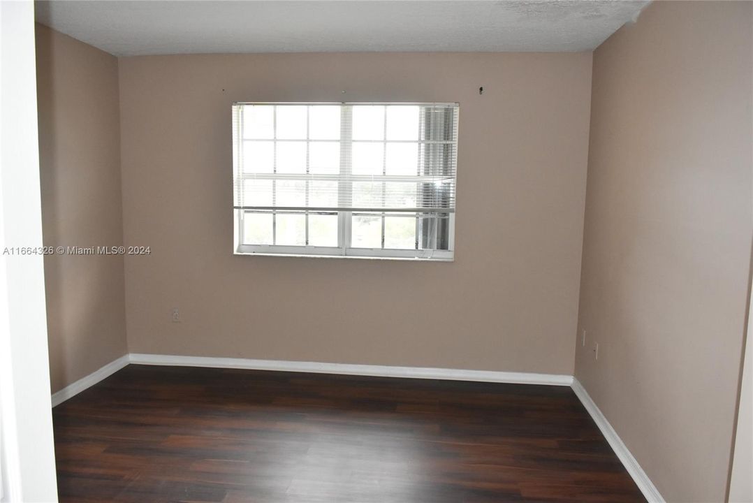 For Rent: $2,350 (2 beds, 2 baths, 1391 Square Feet)