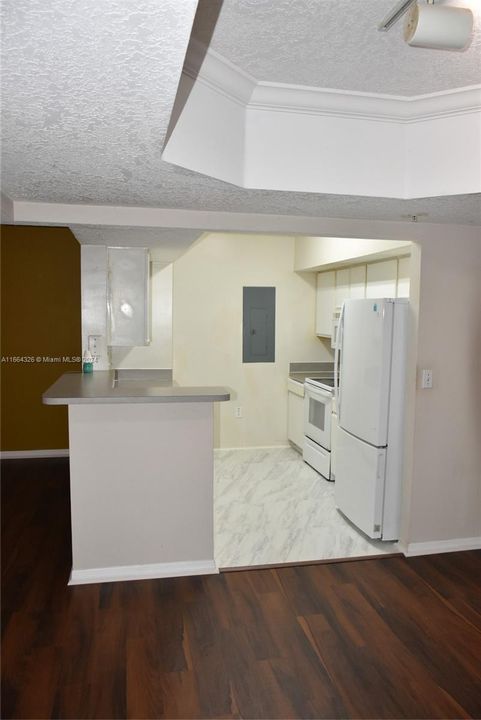 For Rent: $2,350 (2 beds, 2 baths, 1391 Square Feet)