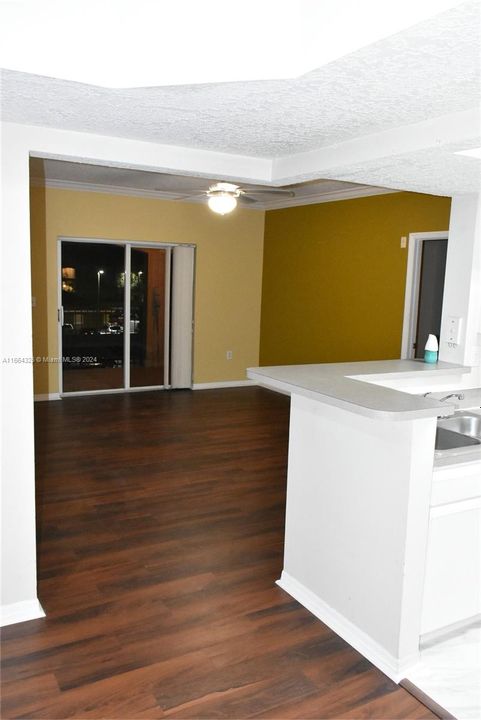 For Rent: $2,350 (2 beds, 2 baths, 1391 Square Feet)