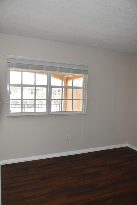 For Rent: $2,350 (2 beds, 2 baths, 1391 Square Feet)