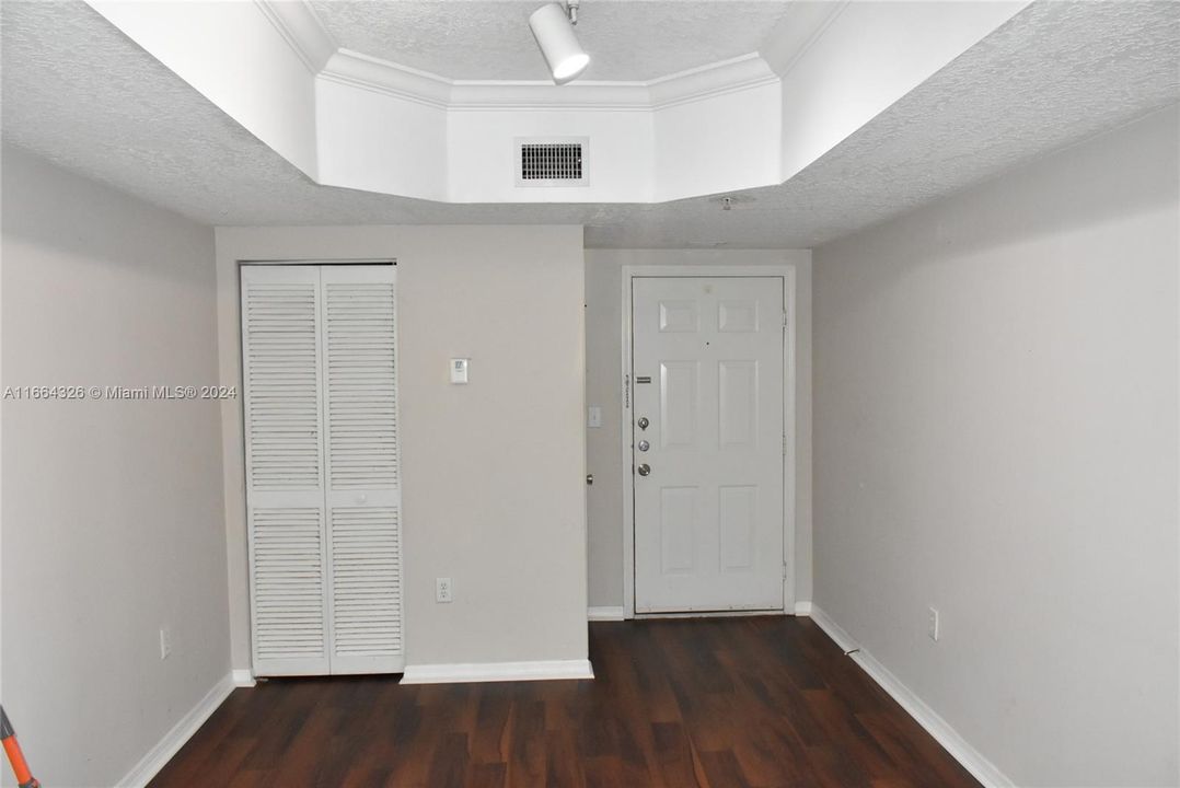 For Rent: $2,350 (2 beds, 2 baths, 1391 Square Feet)