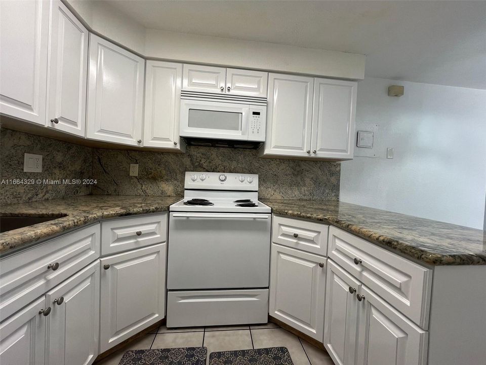 For Rent: $1,650 (1 beds, 1 baths, 550 Square Feet)