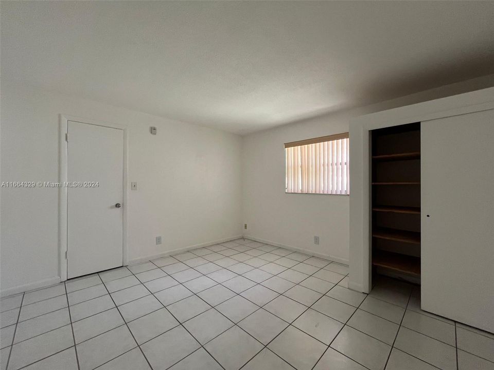 For Rent: $1,650 (1 beds, 1 baths, 550 Square Feet)