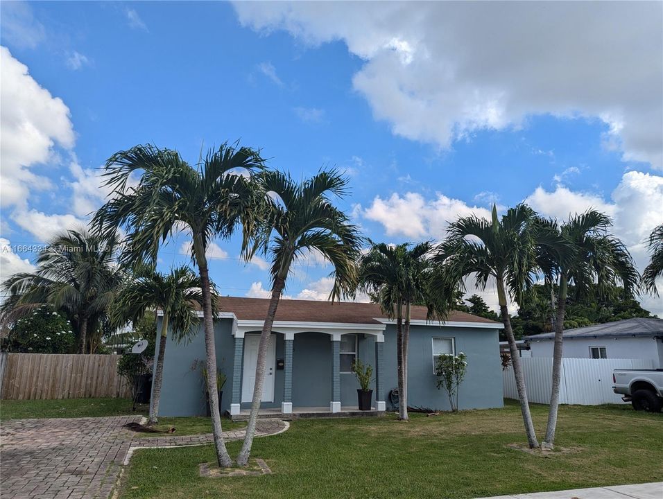 En Venta: $599,999 (3 camas, 1 baños, 936 Pies cuadrados)