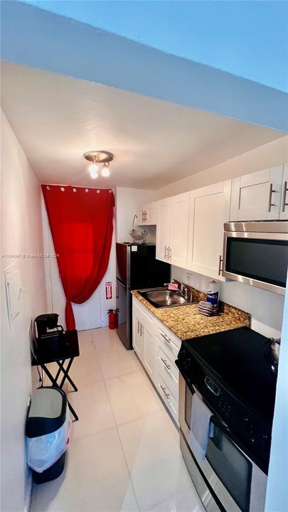 For Sale: $269,000 (1 beds, 1 baths, 650 Square Feet)