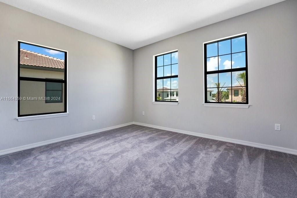 Spacious upstairs loft