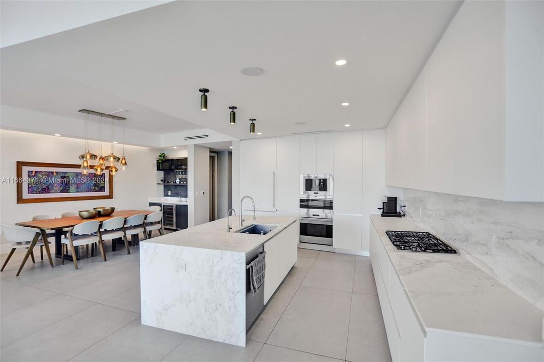 For Sale: $2,500,000 (3 beds, 4 baths, 2962 Square Feet)