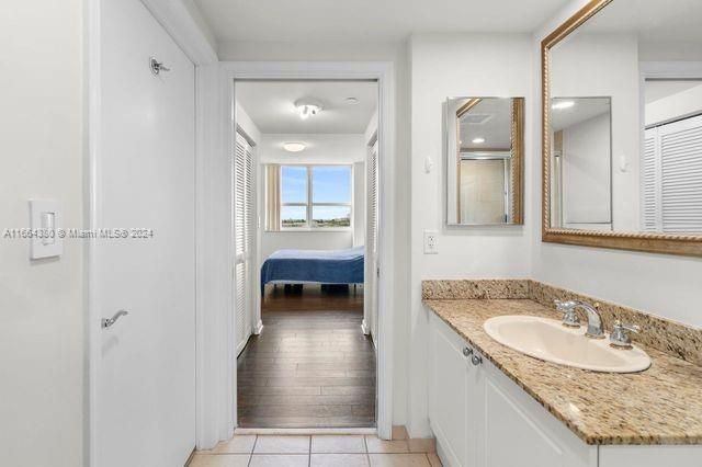 For Sale: $489,000 (2 beds, 2 baths, 1245 Square Feet)