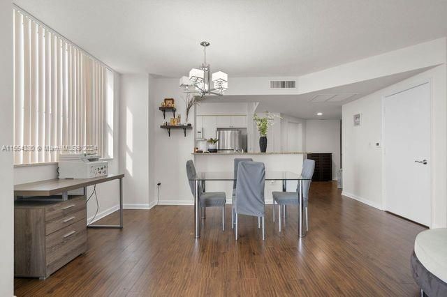 For Sale: $489,000 (2 beds, 2 baths, 1245 Square Feet)