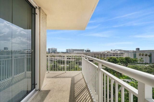 For Sale: $489,000 (2 beds, 2 baths, 1245 Square Feet)