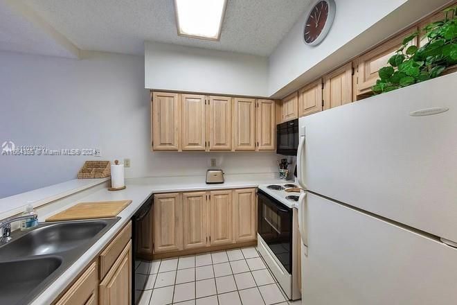 For Rent: $2,300 (1 beds, 1 baths, 620 Square Feet)