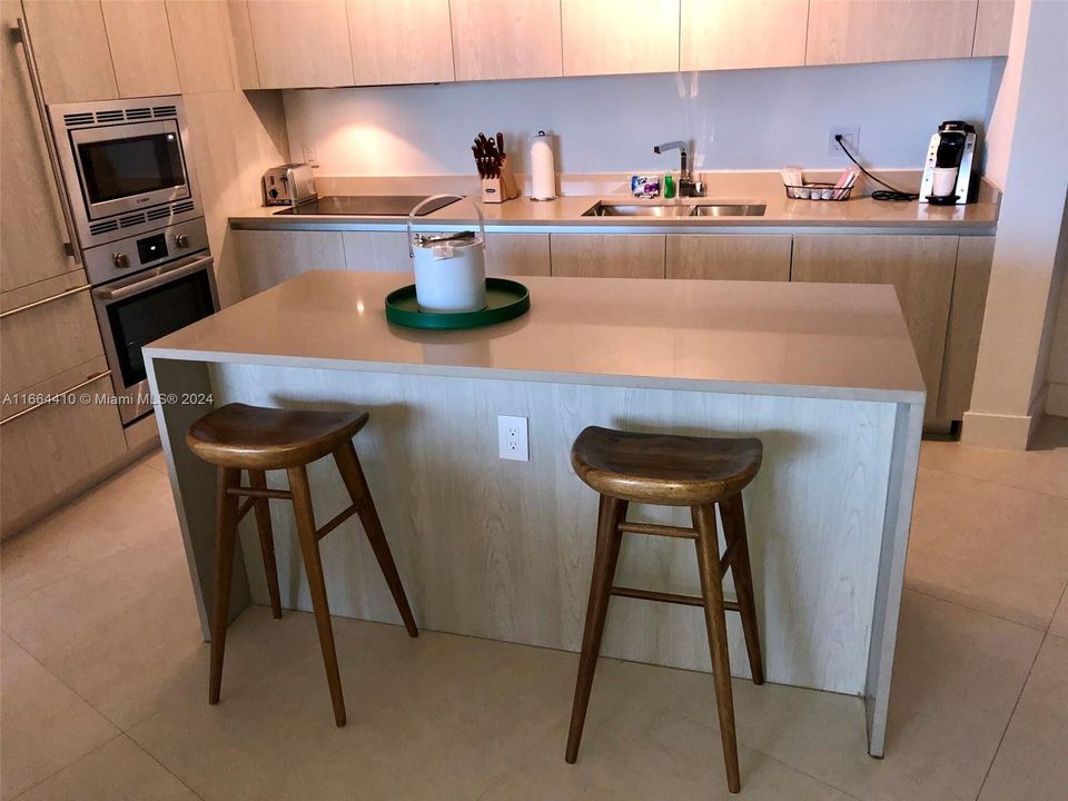 En Venta: $629,000 (1 camas, 1 baños, 850 Pies cuadrados)