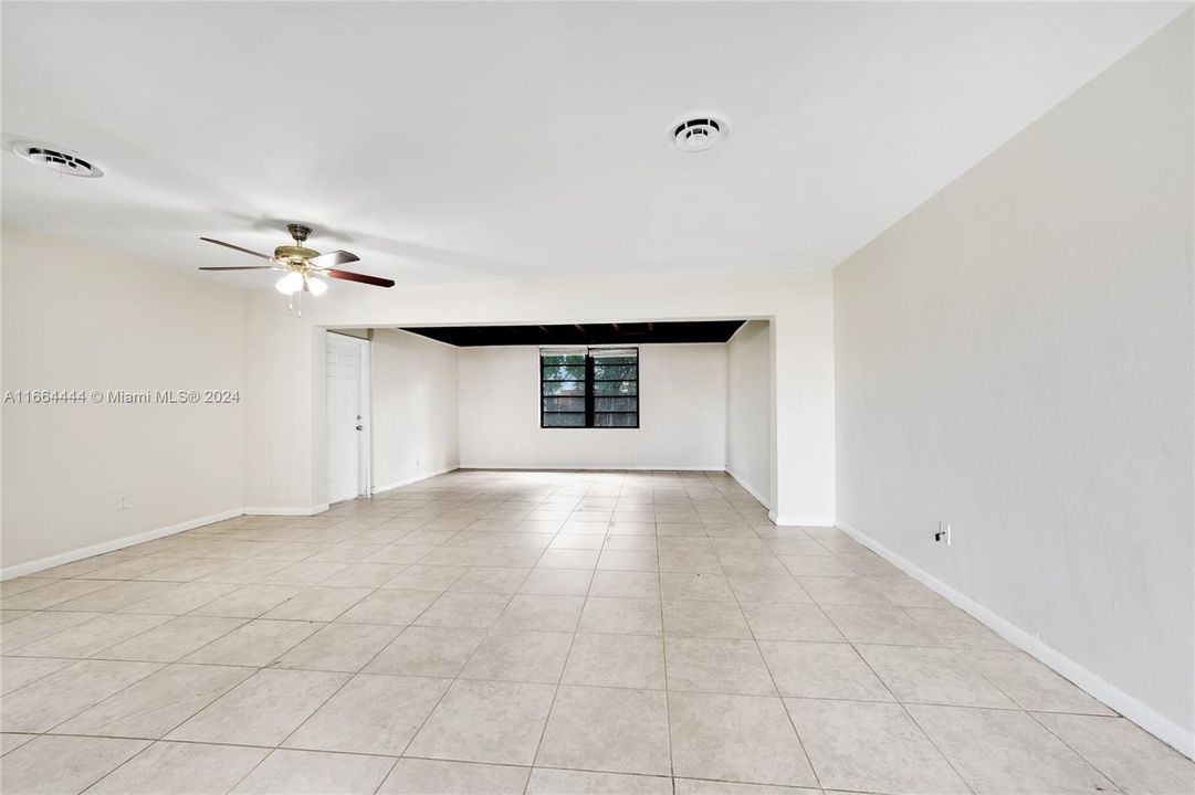 For Sale: $529,900 (4 beds, 2 baths, 1905 Square Feet)