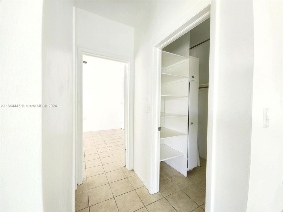 For Rent: $1,525 (1 beds, 1 baths, 656 Square Feet)