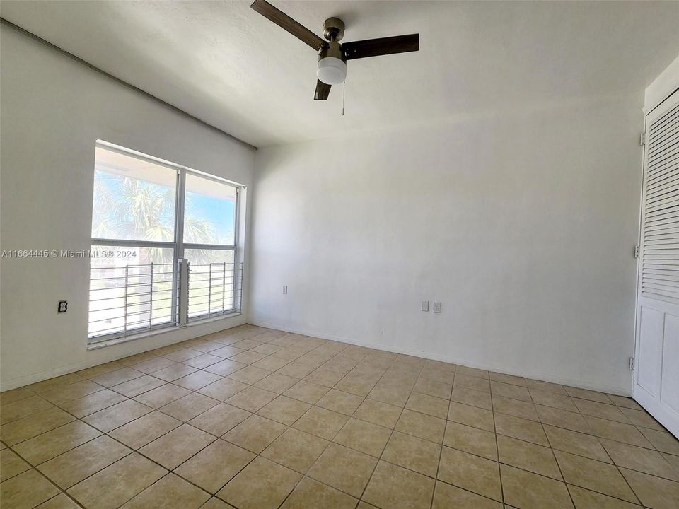 For Rent: $1,525 (1 beds, 1 baths, 656 Square Feet)