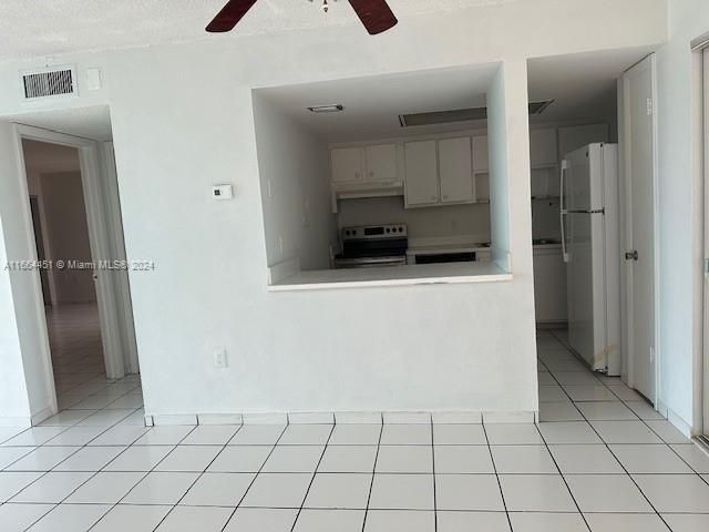 For Rent: $2,000 (1 beds, 1 baths, 873 Square Feet)