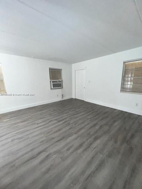 For Rent: $2,500 (2 beds, 1 baths, 840 Square Feet)