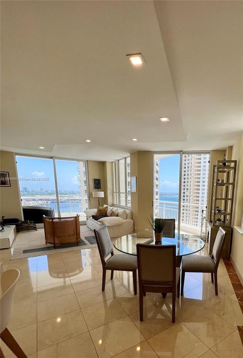 For Sale: $1,100,000 (2 beds, 2 baths, 1400 Square Feet)