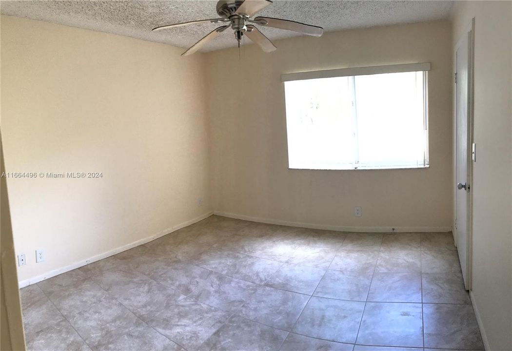 For Sale: $175,000 (2 beds, 2 baths, 1030 Square Feet)