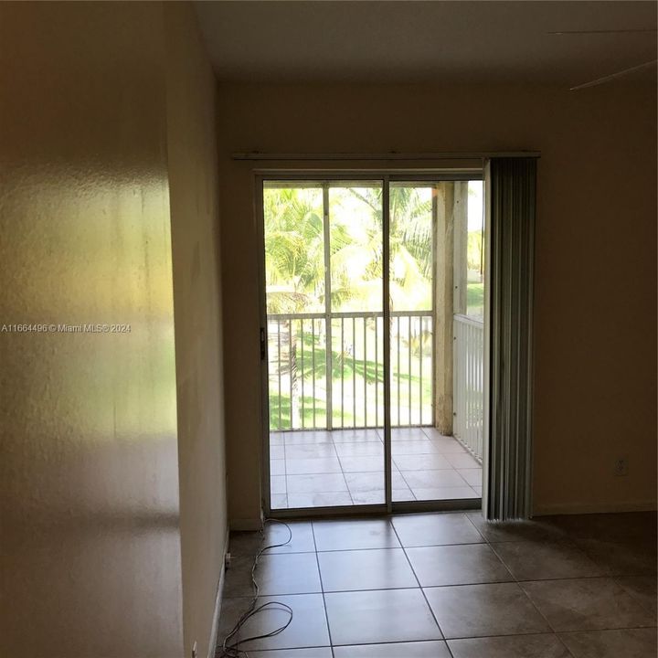 For Sale: $175,000 (2 beds, 2 baths, 1030 Square Feet)