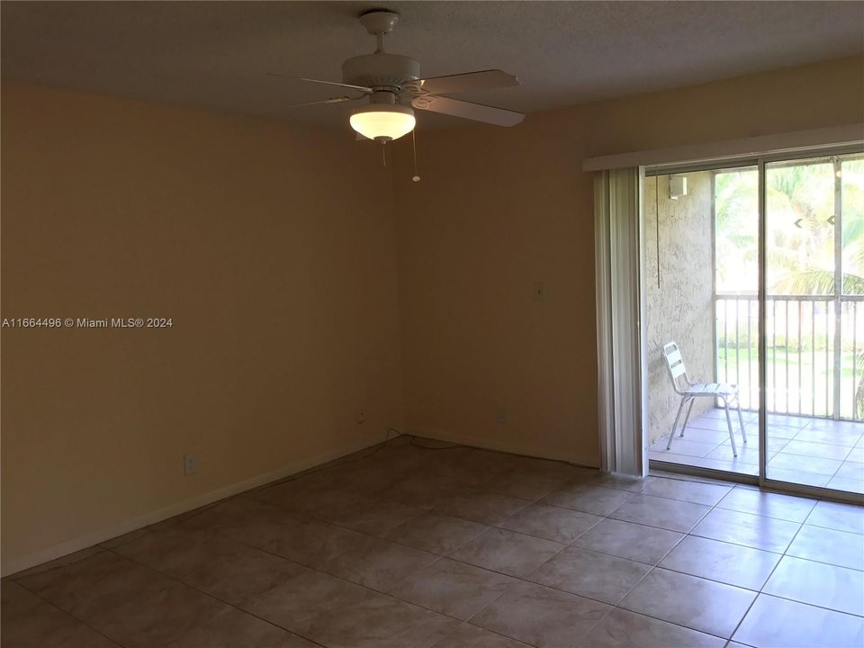 For Sale: $175,000 (2 beds, 2 baths, 1030 Square Feet)