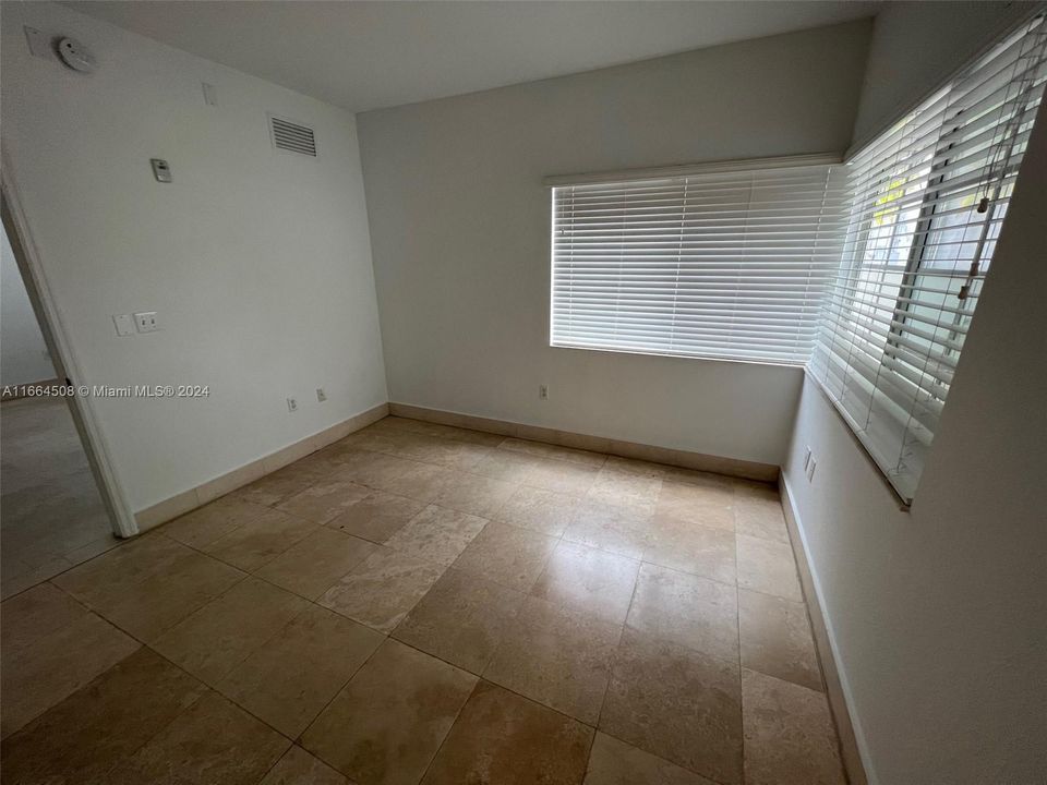 For Rent: $2,000 (1 beds, 1 baths, 524 Square Feet)