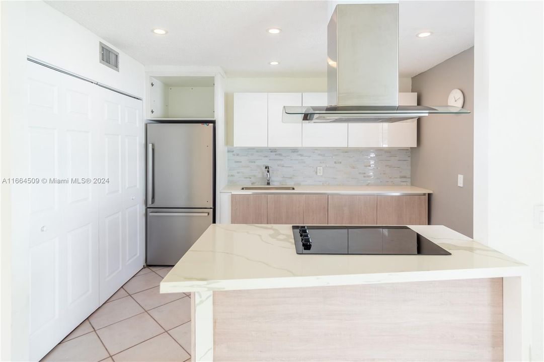 For Sale: $285,000 (3 beds, 1 baths, 1170 Square Feet)