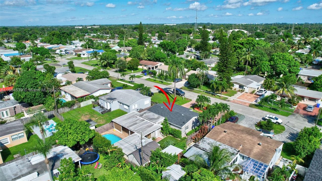 For Sale: $560,000 (3 beds, 2 baths, 1282 Square Feet)