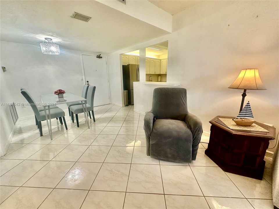 En Venta: $768,000 (2 camas, 2 baños, 1024 Pies cuadrados)