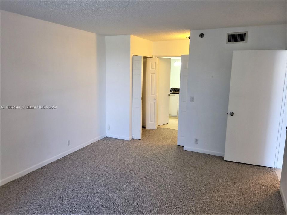 For Rent: $2,550 (1 beds, 2 baths, 1065 Square Feet)