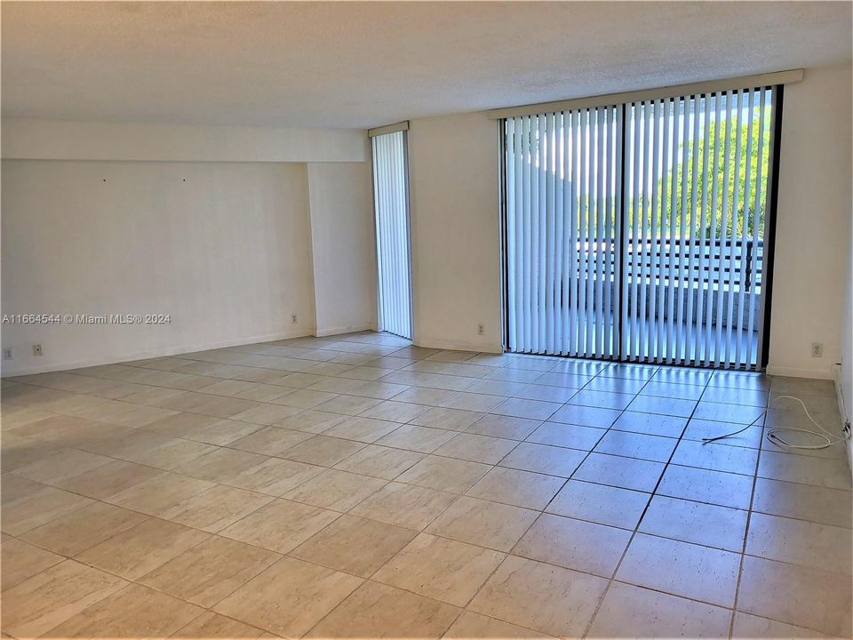 For Rent: $2,550 (1 beds, 2 baths, 1065 Square Feet)