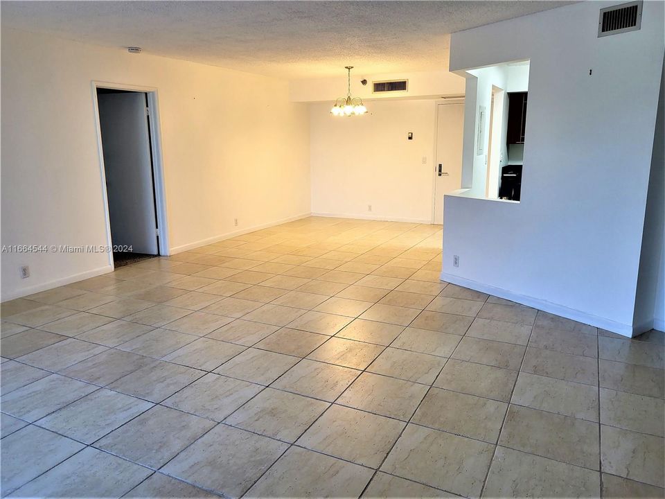 For Rent: $2,550 (1 beds, 2 baths, 1065 Square Feet)