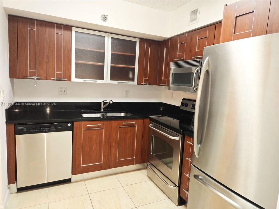 For Rent: $2,550 (1 beds, 2 baths, 1065 Square Feet)