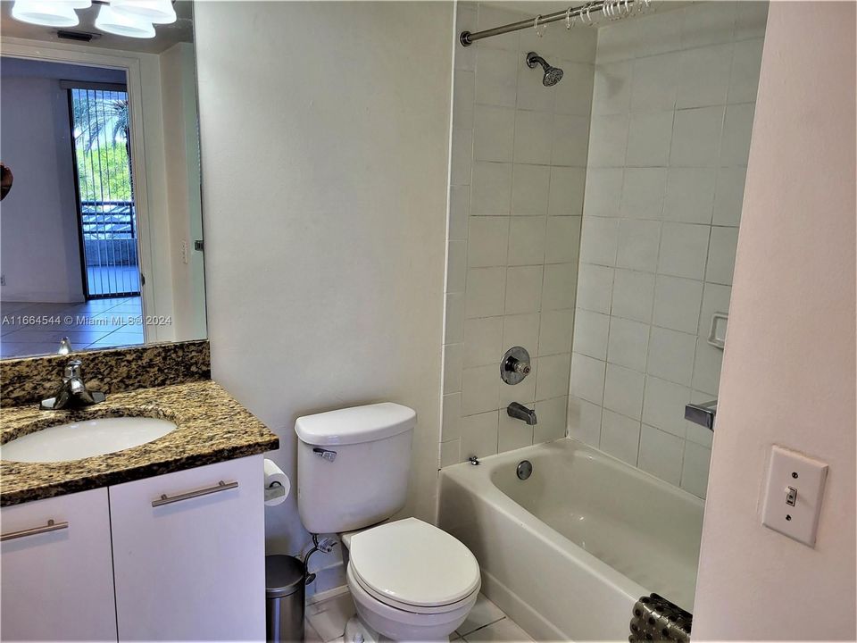 For Rent: $2,550 (1 beds, 2 baths, 1065 Square Feet)