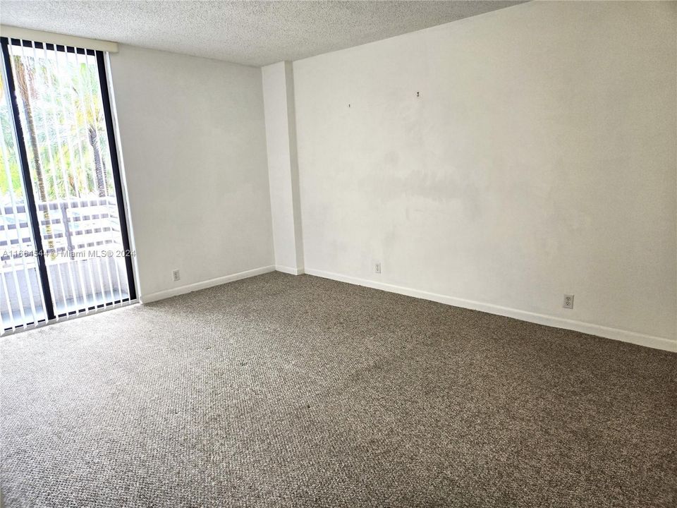 For Rent: $2,550 (1 beds, 2 baths, 1065 Square Feet)