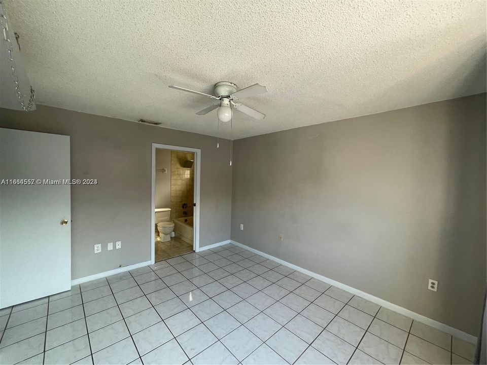 For Rent: $2,500 (2 beds, 2 baths, 857 Square Feet)