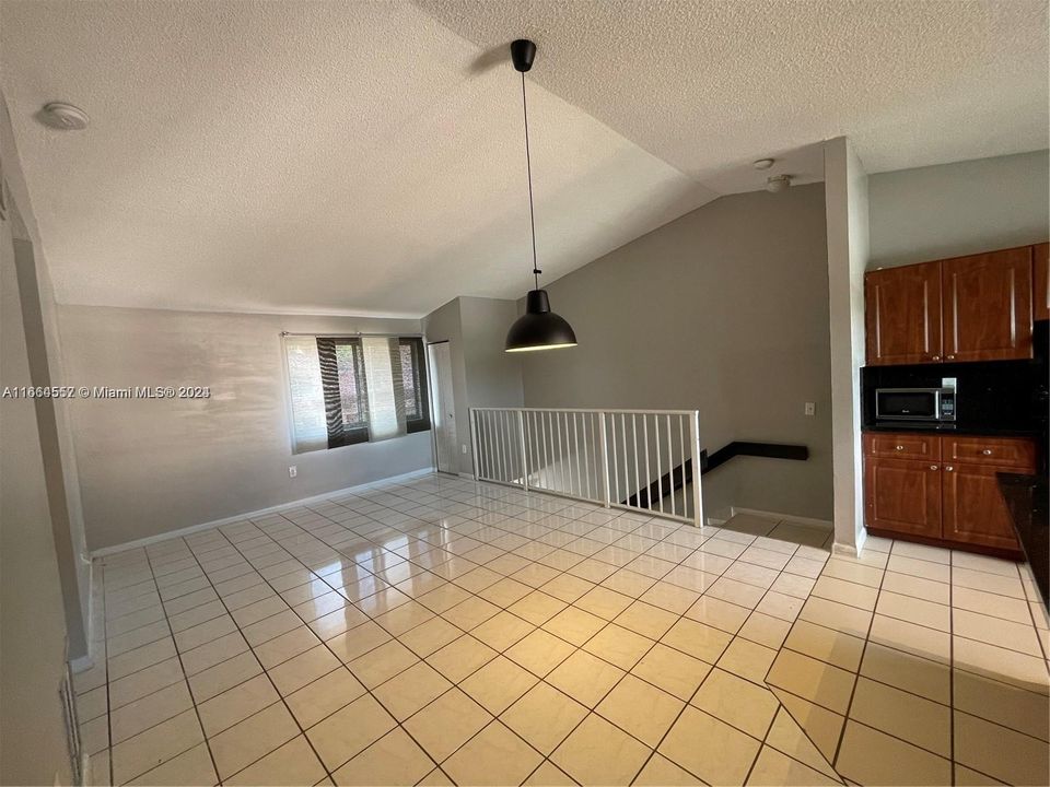 For Rent: $2,500 (2 beds, 2 baths, 857 Square Feet)