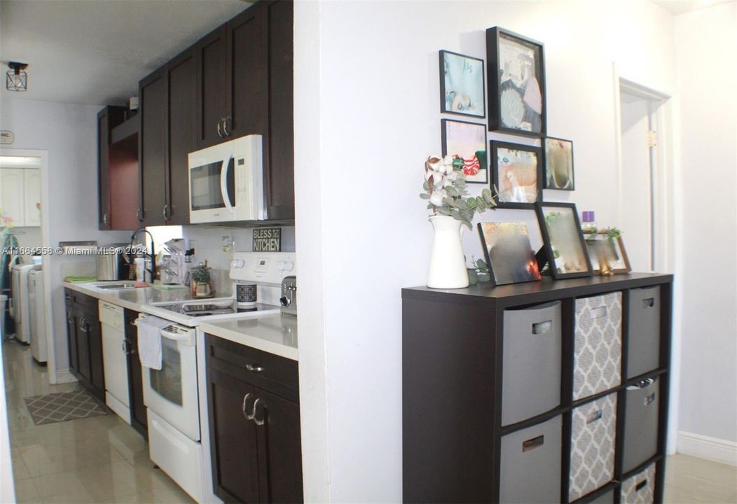 For Sale: $545,000 (3 beds, 1 baths, 1110 Square Feet)