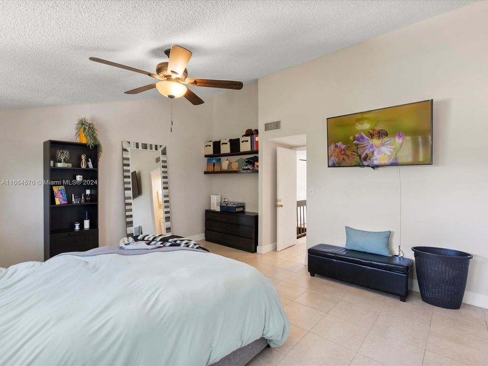 For Sale: $350,000 (3 beds, 2 baths, 1350 Square Feet)