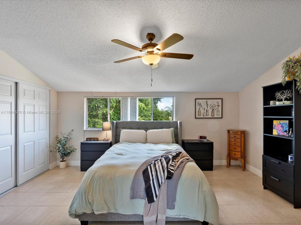 For Sale: $350,000 (3 beds, 2 baths, 1350 Square Feet)