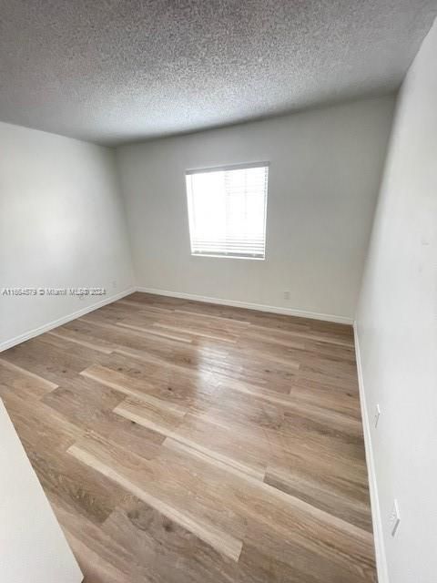 For Rent: $3,600 (4 beds, 2 baths, 1737 Square Feet)