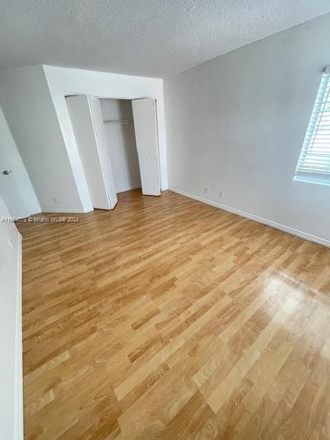 For Rent: $3,600 (4 beds, 2 baths, 1737 Square Feet)