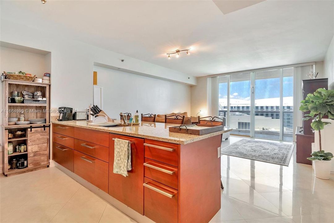 For Sale: $699,000 (1 beds, 1 baths, 844 Square Feet)