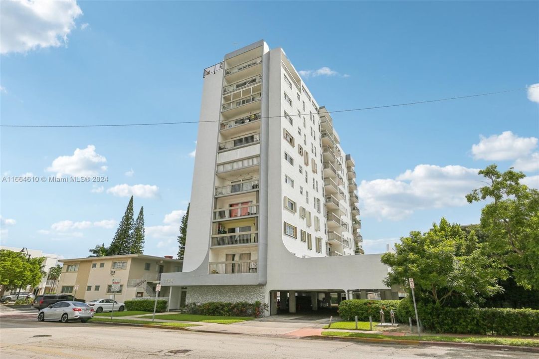 В аренду: $3,800 (2 спален, 1 ванн, 1070 Квадратных фут)