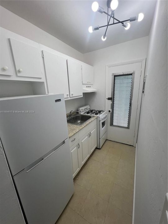 For Rent: $1,750 (1 beds, 1 baths, 470 Square Feet)