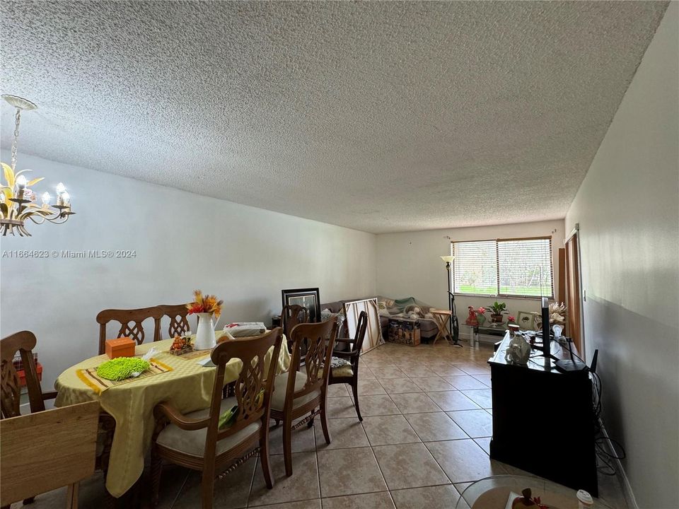 En Venta: $369,000 (3 camas, 2 baños, 1228 Pies cuadrados)